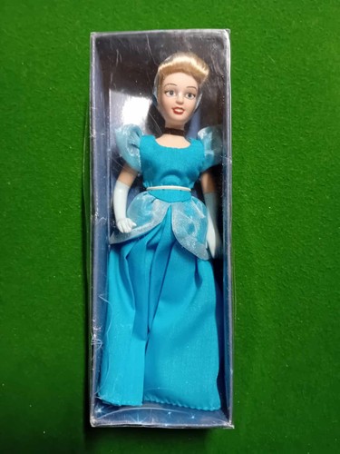 Bambola disney porcellana - disney,