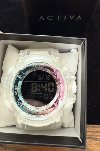Orologio nuovo con scatola