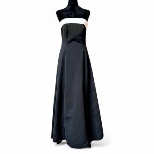 Maxi abito nero senza spalline
