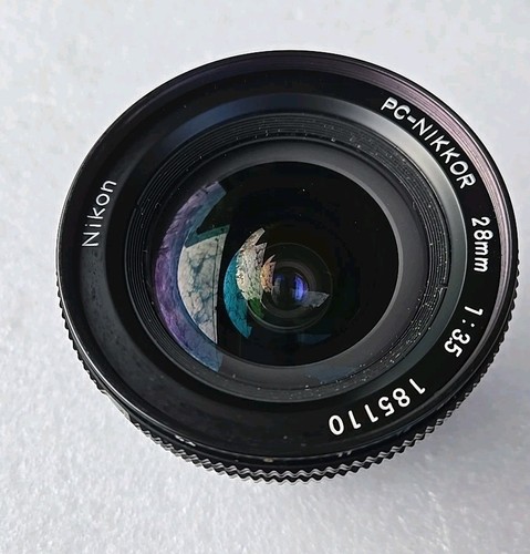 Nikon nikkor 28mm 5 - 28mm, f3.5