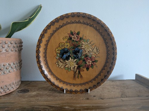 Vintage hand carved wood - hand,