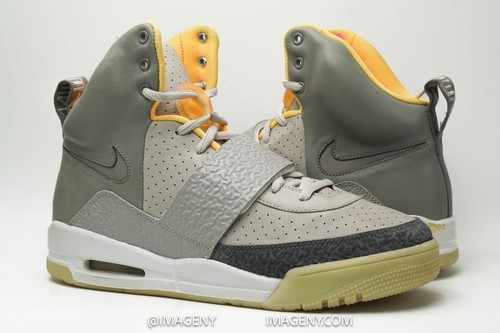 Nike air yeezy nuova - nuova, taglia