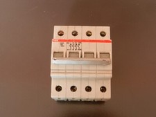 ABB INTERRUTTORE QUADRIPOLARE E244-32A 400V