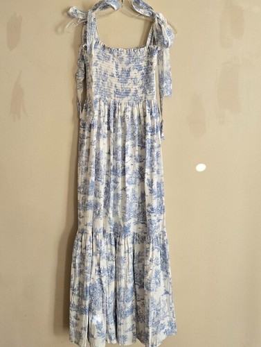 Nothing fits but minji dress - but,
