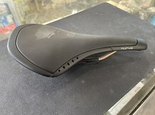 Sella Fizik Curva Camaleonte Titanio Nero Rosso Strada Ghiaia CX Nera