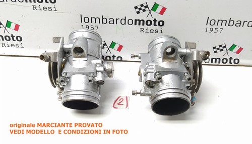 Corpo farfallato coppia corpi - coppia,