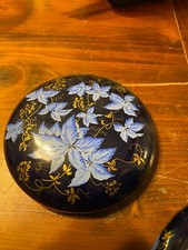 Scatola con coperchio - con, in