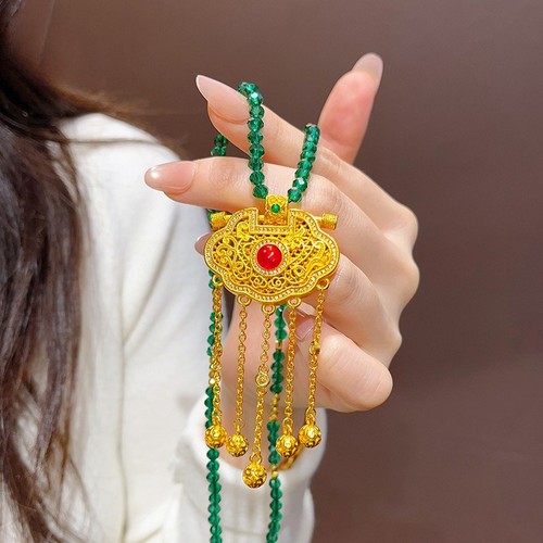 Collana con ciondolo - , nappa