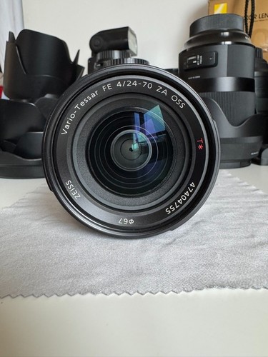 Sony sel 4 0 - 24-70, zeiss