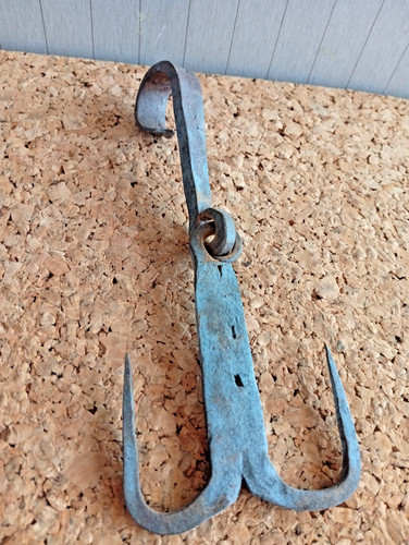 Vecchio gancio ferro - vecchio,