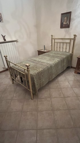 Letto ottone una - ottone, persona