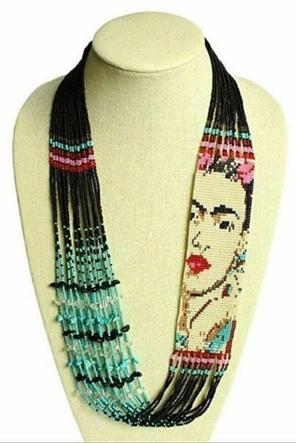 Bellissima collana fatta - , a