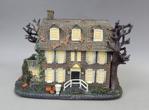 Amityville house hawthorne - house,