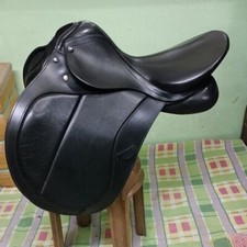 Sella da dressage inglese per cavalli di alta qualità/colore nero/mucca delic...