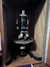 Microscopio d'epoca Officine