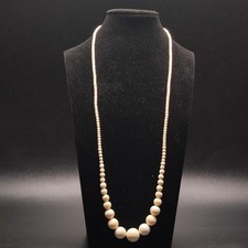 Collana in sfere di bianche possibile avorio periodo anni 60/70