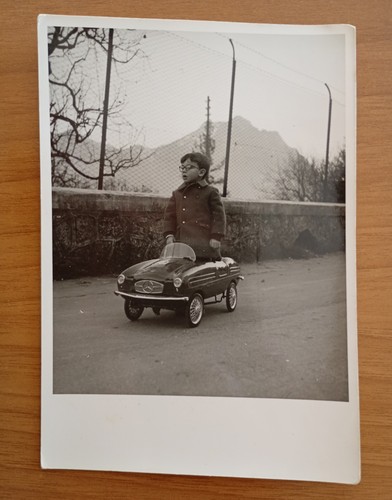Foto bambino macchinina a - bambino, su