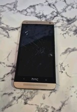 HTC Desire 820 è un cellulare elegante ed elegante.Non funzionante.Solo parti