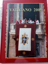 VATICANO: IL BELLISSIMO LIBRO DEI FRANCOBOLLI DEL 2005 COMPLETO E PERFETTO!!!!!!
