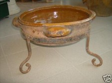 Antica ciotola in terracotta x cottura cibi con ferro vaso