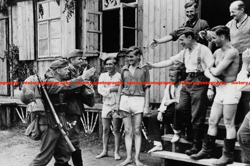 F023763 wehrmacht soldiers - soldiers, in