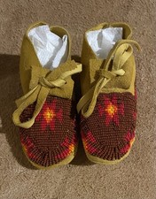 1 fantastico paio di bellissimi mocassini per bambini nativi americani Lakota Sioux con perline