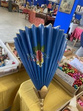 Ombrello Azzurro in cartapesta