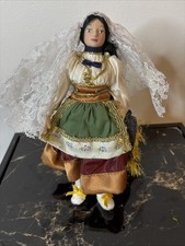 Bellissima bambola vintage in porcellana con capelli veri e costume sardo 