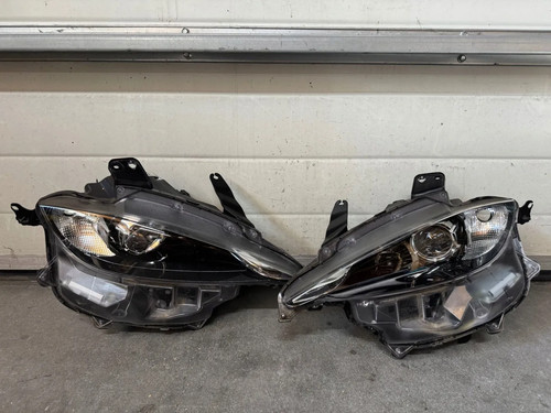 Faro proiettore anteriore