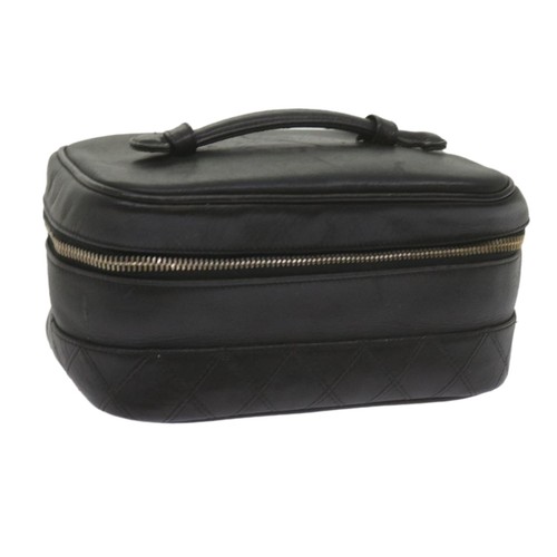 Chanel vanity pochette - chanel,
