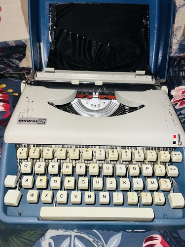 Macchina scrivere vintage - da,