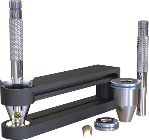 Applicatore rivetti