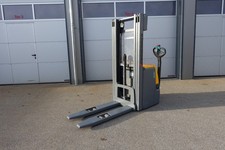 Jungheinrich EJC 212 Triplex