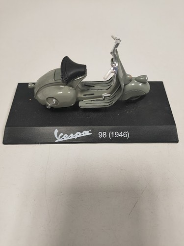 Modellino vespa maisto - 98, 1946