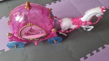 Grandi Giochi GG03027 Princess Cenerentola con la sua Magica Carrozza DISNEY