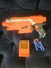 giocattolo arancione NERF