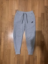 Pantaloni Nike Tech