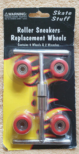 Vintage skate stuff - stuff, roller