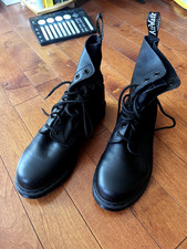 Dr. Martens 1490 Pebbled