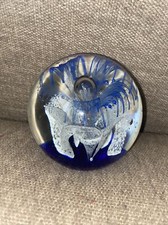 Fermacarte blu e bianco 3 1/2"