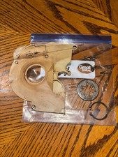 STIHL 028 WB WOOD BOSS COPERCHIO PARAPOLVERE FRENO FRIZIONE E 4 BULLONI CLIP OEM 118