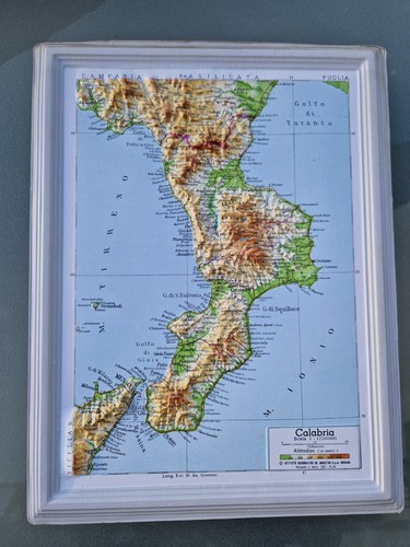 Carta geografica rilievo - carta, in