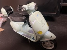 BARBIE BEACH GLAM SCOOTER VESPA - Solo Lo Scooter Vespa, No Barbie