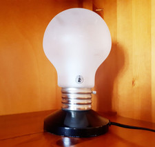 Lampada da tavolo IKEA a forma