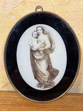 Cornice ovale con Madonna