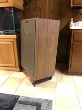 Supporti diffusori in noce