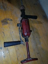 Antico trapano vintage manuale