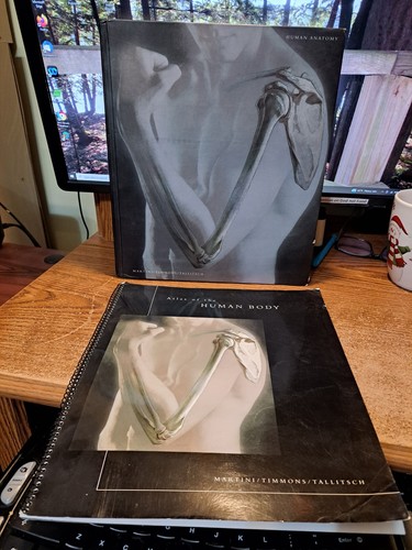 Human anatomy textbook - human, w/