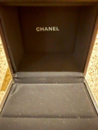 Chanel jewellery ring box - chanel,