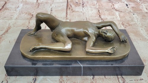 Figura bronzo nuda maschile - in,
